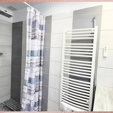 Holiday home La Palmeraie, Maison 6pers En Avec Piscine A 300m Des Plages De *